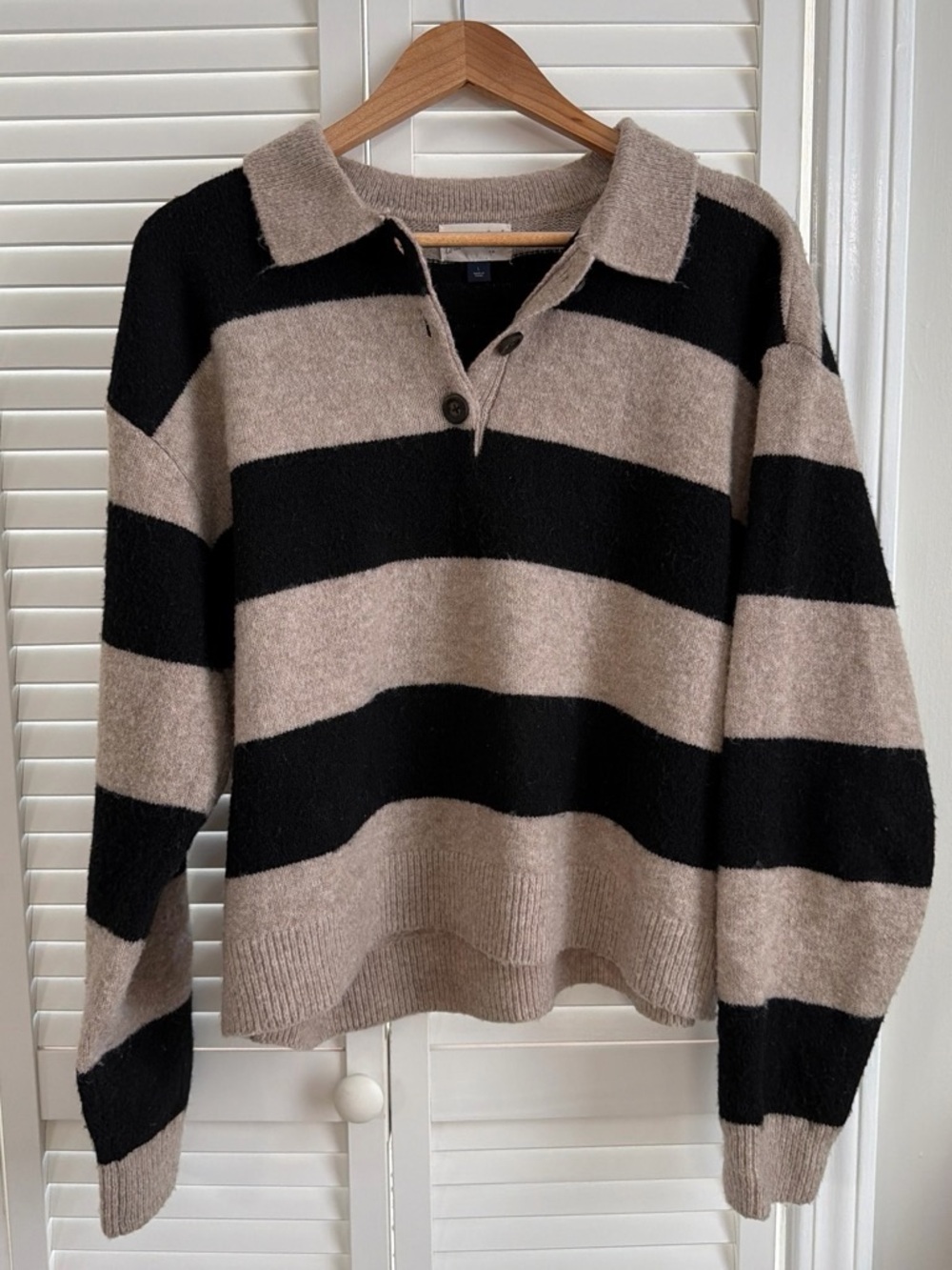 Universal Thread Black and Beige Striped V-Neck Polo Sweater